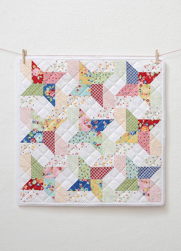 New Quilt Patterns: Sweet Trellis Mini Pattern by Nadra Ridgeway of ellis & higgs