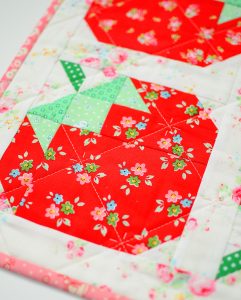 Strawberry quilt pattern - mini quilt
