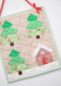 Christmas Tree mini quilt - a free tutorial