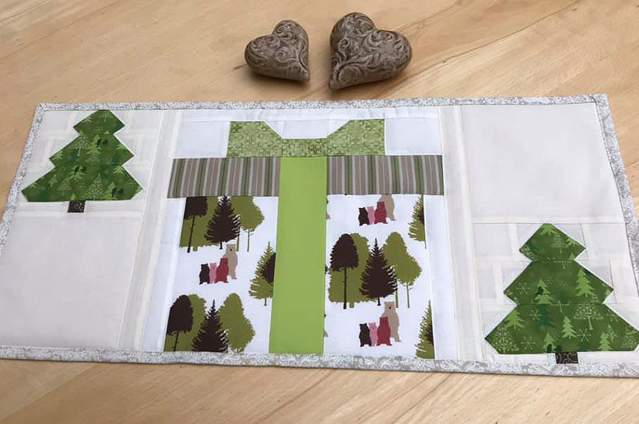 Christmas Tree mini quilt
