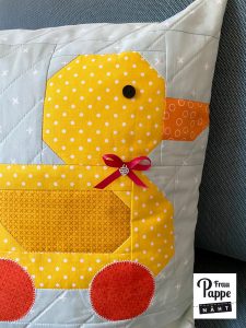 Pull-along Duck quilt pattern - Christmas quilt pattern