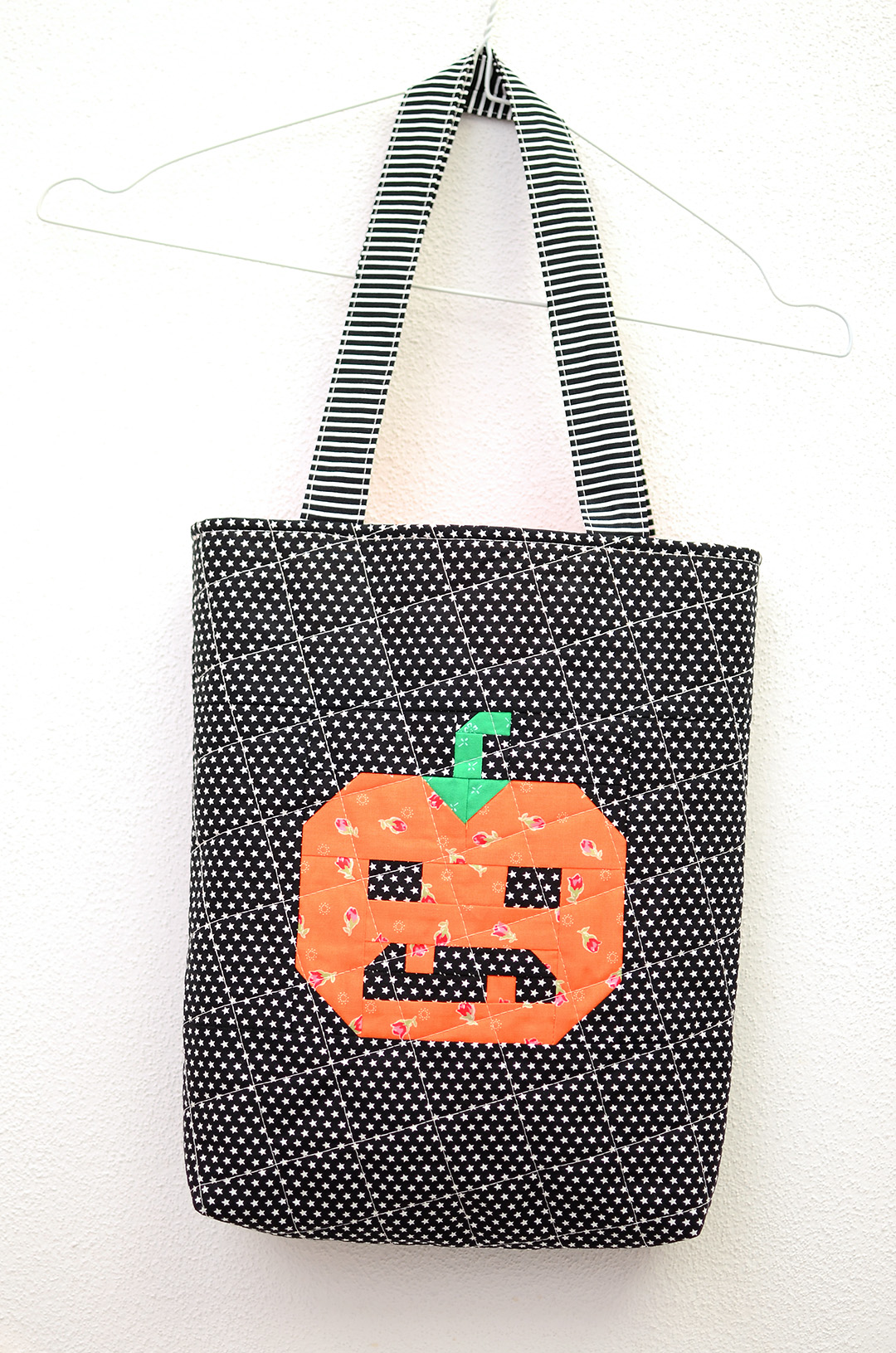 Pumpkin Trick or Treat Bag - Tutorial & Pattern Add-on