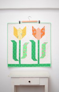 Large Tulip Mini Quilt - an easy quilt pattern by Nadra Ridgeway of ellis & higgs